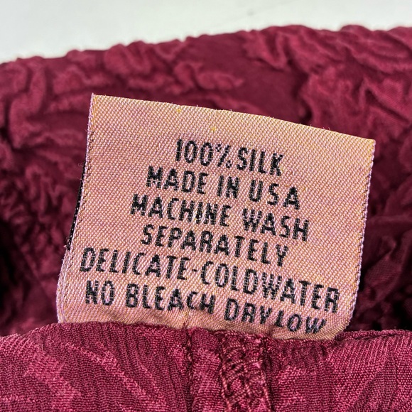 URU Maroon 100% Silk Button Front Top - Picture 10 of 10